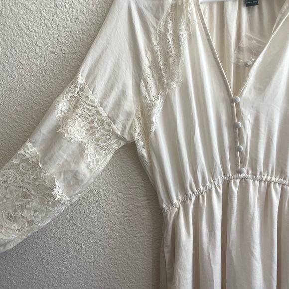 Forever 21 💜 Elegant White Lace Maxi Dress💜 - Picture 4 of 5